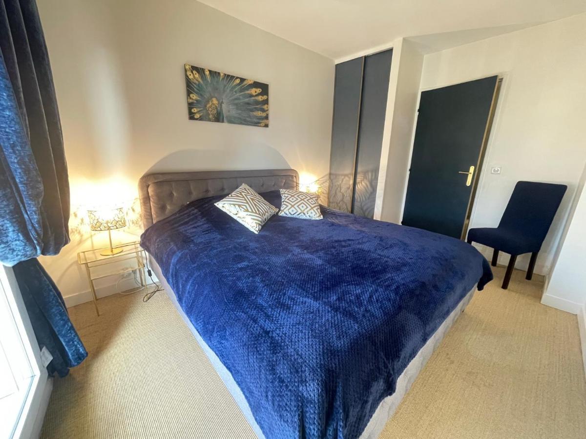 Blue Haven * Sevres